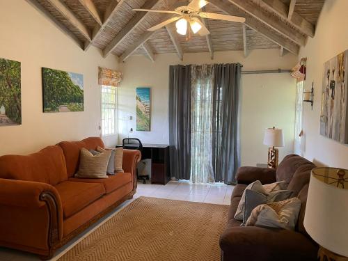 1050rr_villa_living_7_barbados