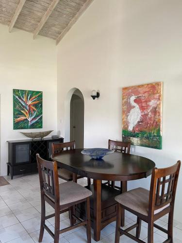 rr_villa_dining_barbados