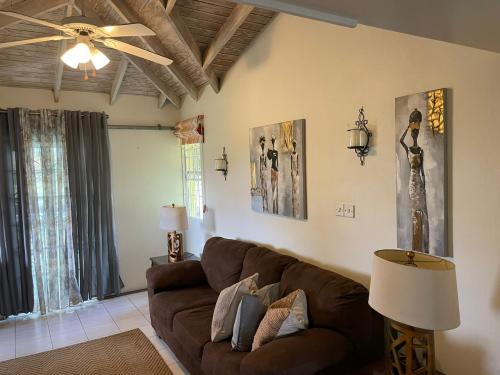 rr_villa_living_10_barbados